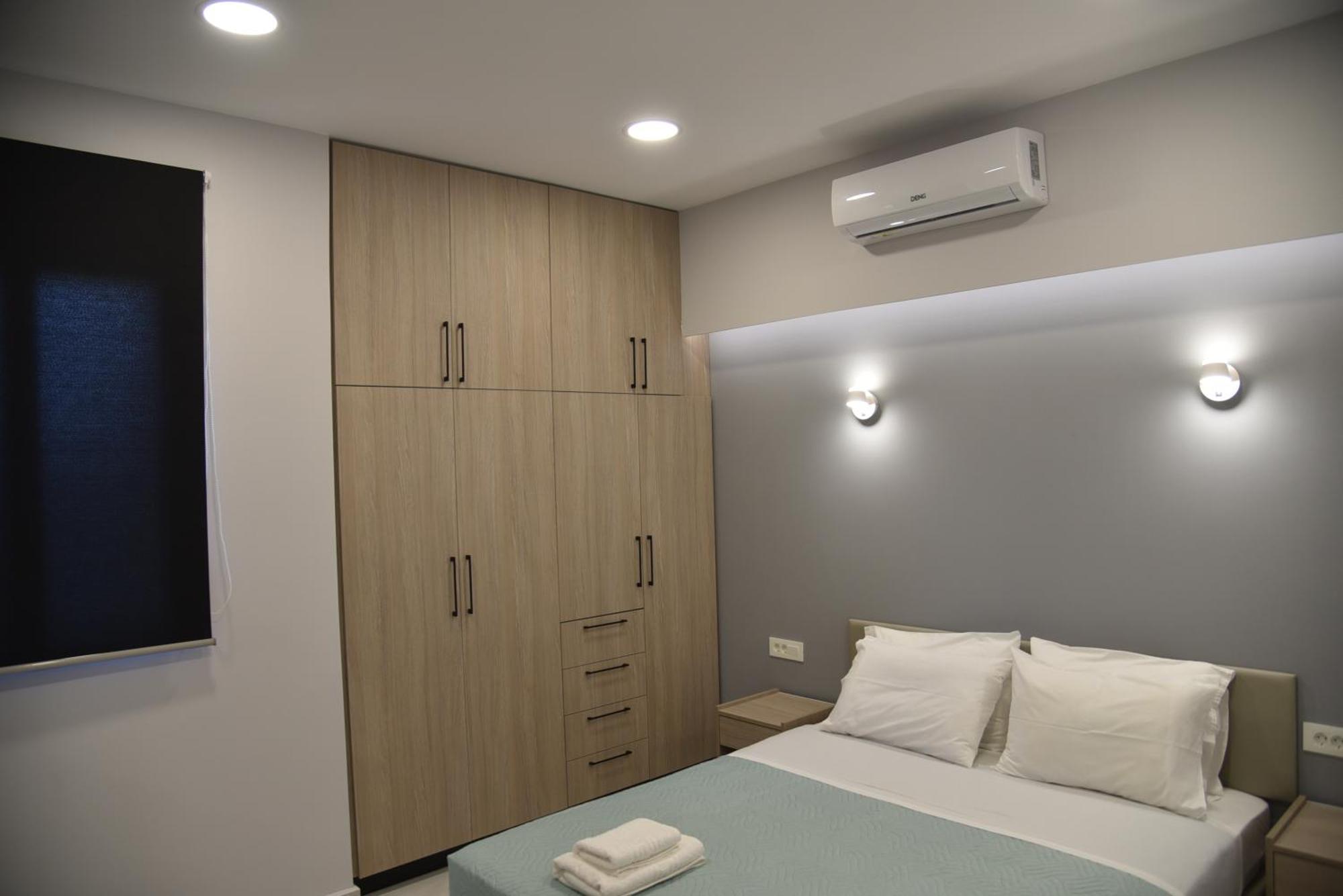 Pirgos Deluxe Apartment - Private Parking Kíssamos Exteriör bild