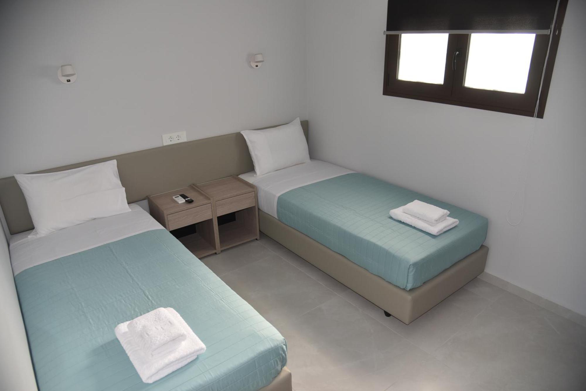 Pirgos Deluxe Apartment - Private Parking Kíssamos Exteriör bild