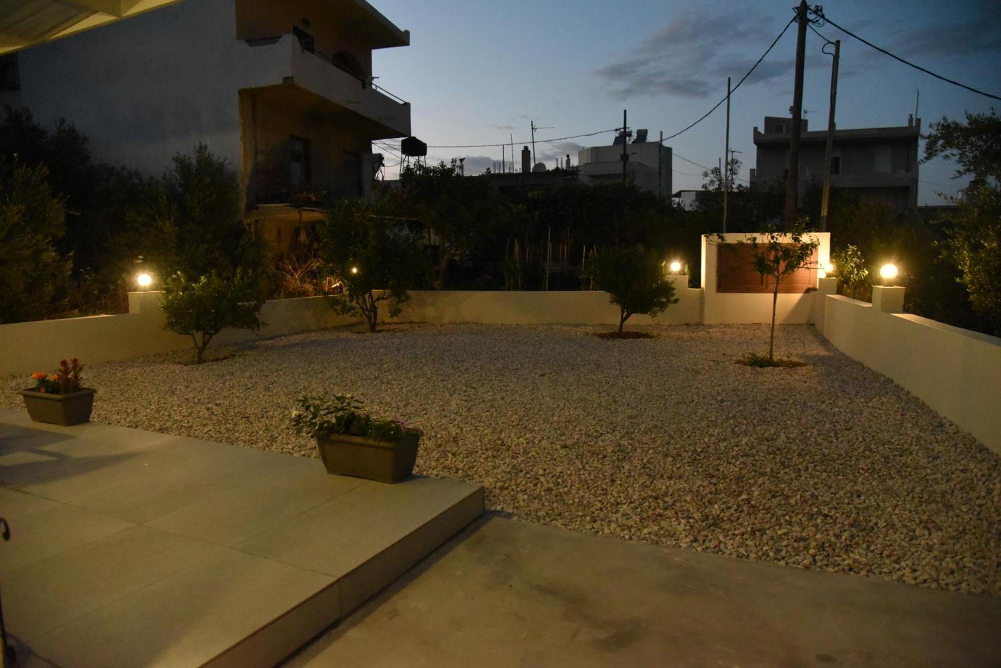 Pirgos Deluxe Apartment - Private Parking Kíssamos Exteriör bild