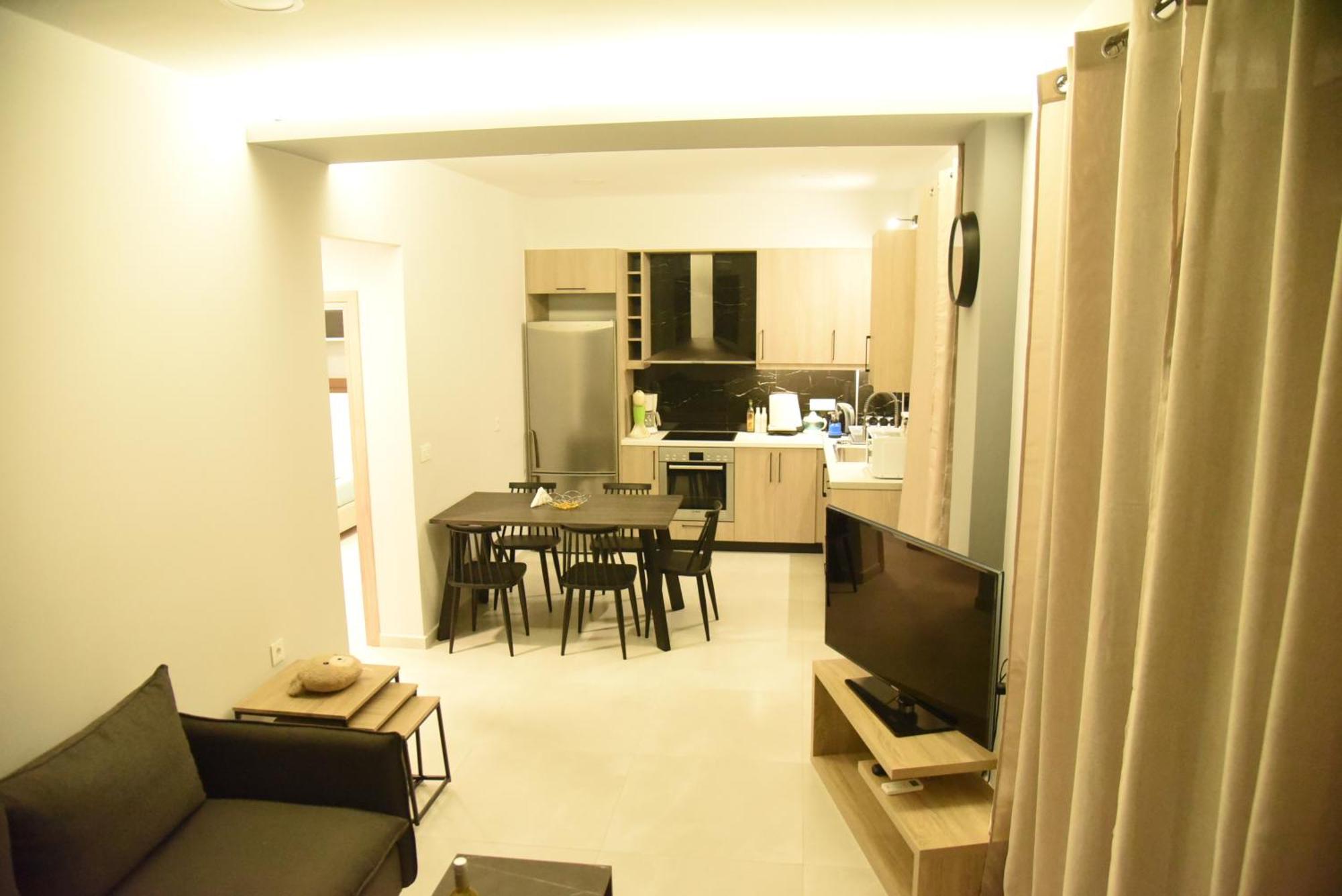 Pirgos Deluxe Apartment - Private Parking Kíssamos Exteriör bild