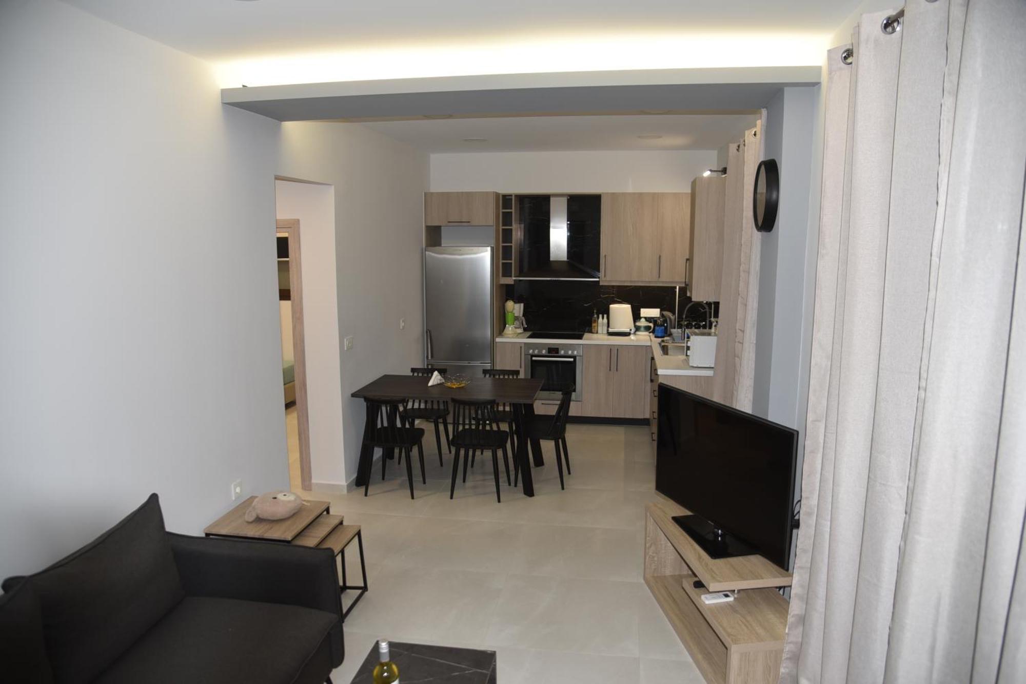 Pirgos Deluxe Apartment - Private Parking Kíssamos Exteriör bild