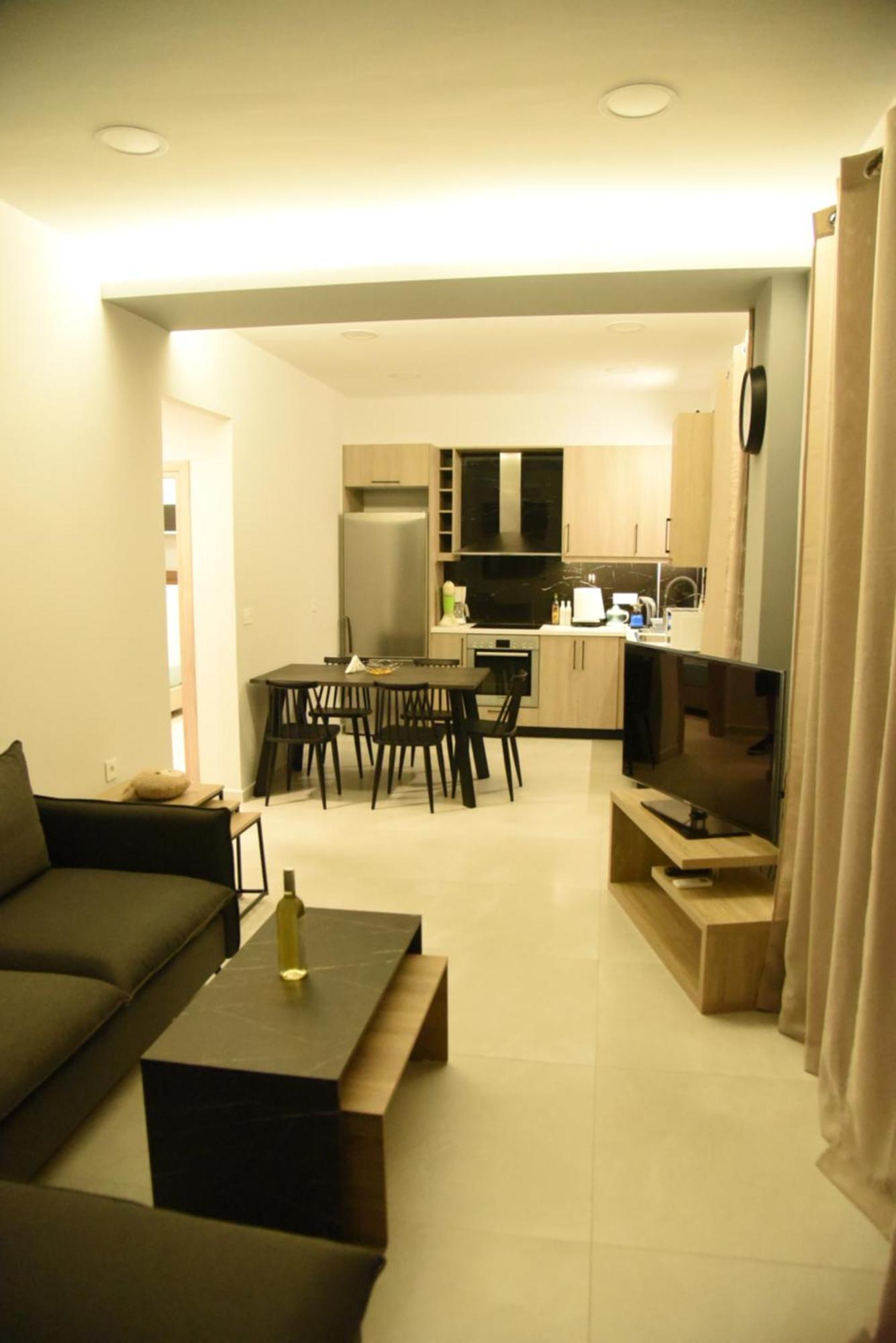 Pirgos Deluxe Apartment - Private Parking Kíssamos Exteriör bild