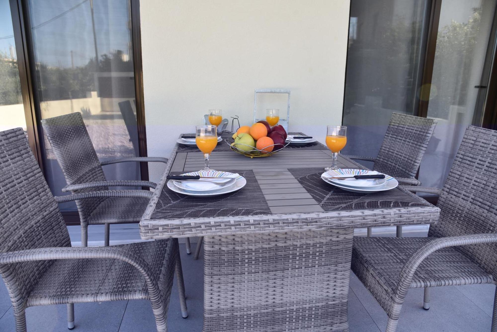 Pirgos Deluxe Apartment - Private Parking Kíssamos Exteriör bild