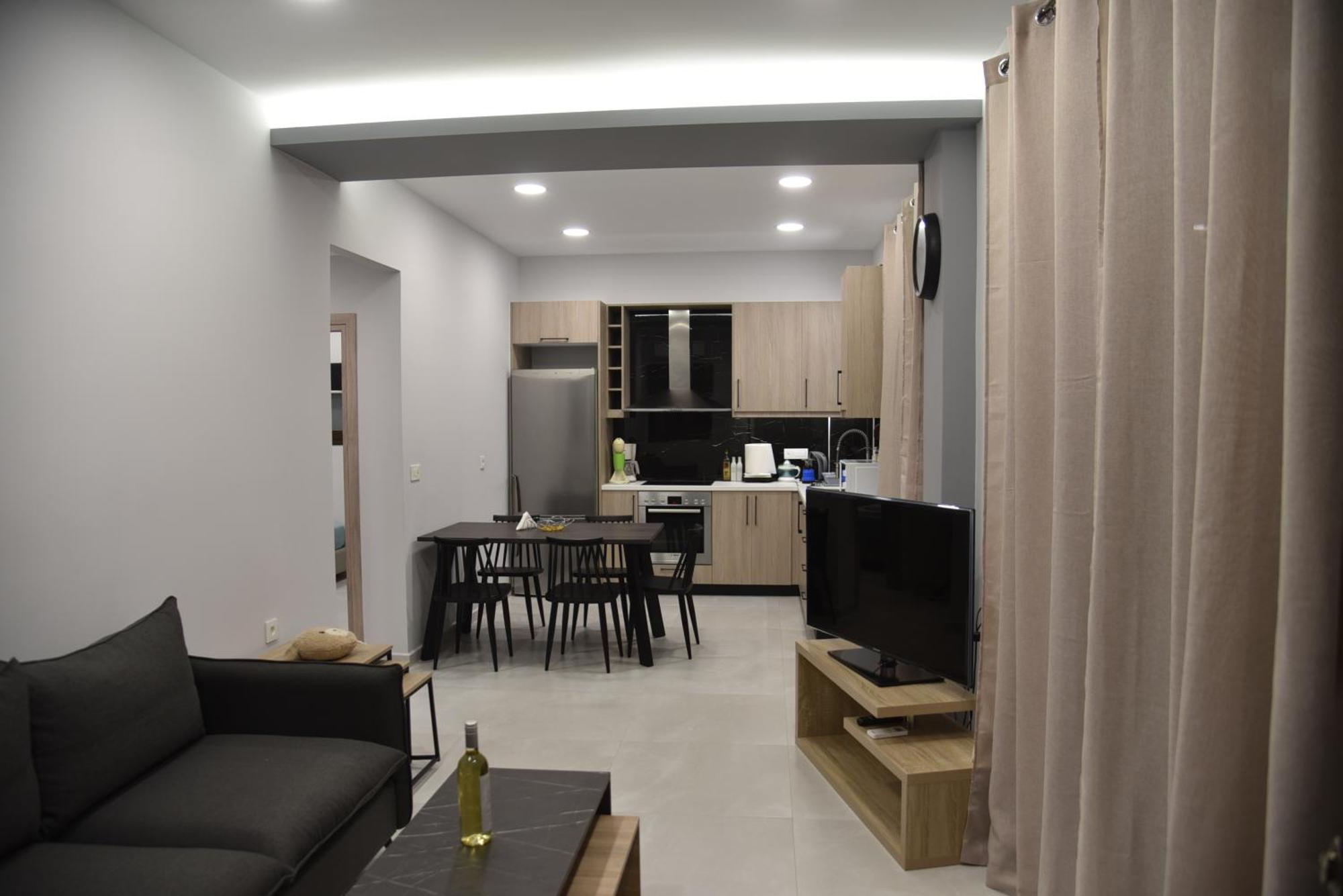 Pirgos Deluxe Apartment - Private Parking Kíssamos Exteriör bild